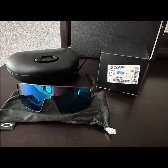 Oakley Sutro TI Sunglasses - Picture 3 of 3